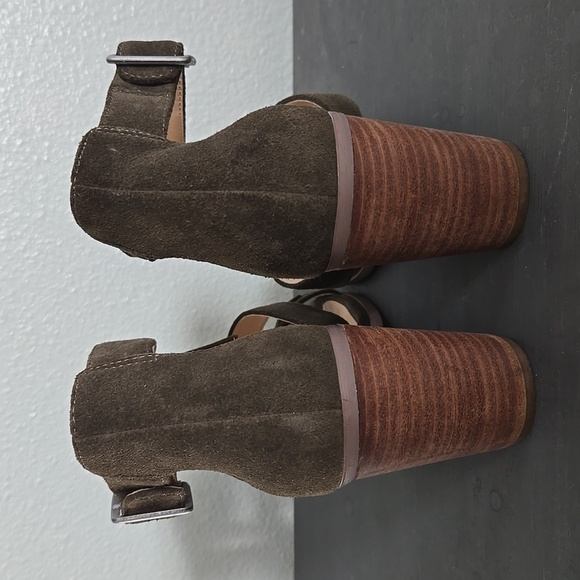 Sole Society Green Suede Fringe Sandals  Size 7 - Picture 3 of 9